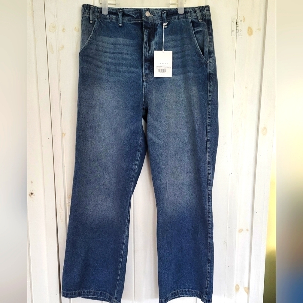 KanCan Ultra High-rise Straight Leg Buttonfly Jean